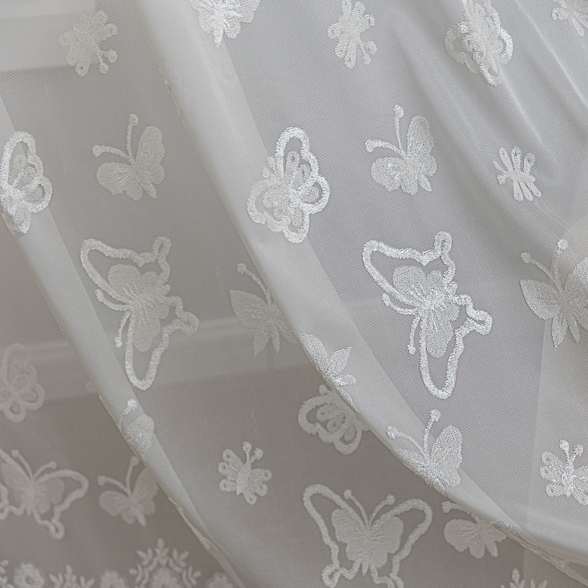 蝶恋花 绣花纱帘