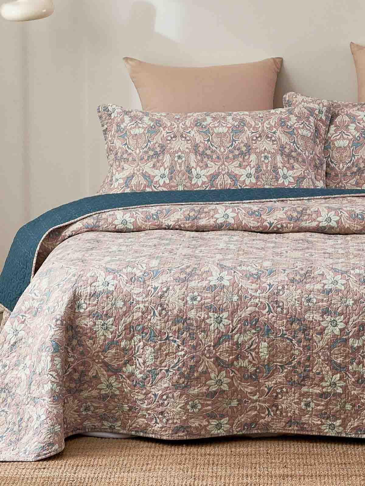 Turner Pattern Cotton Quilt Set