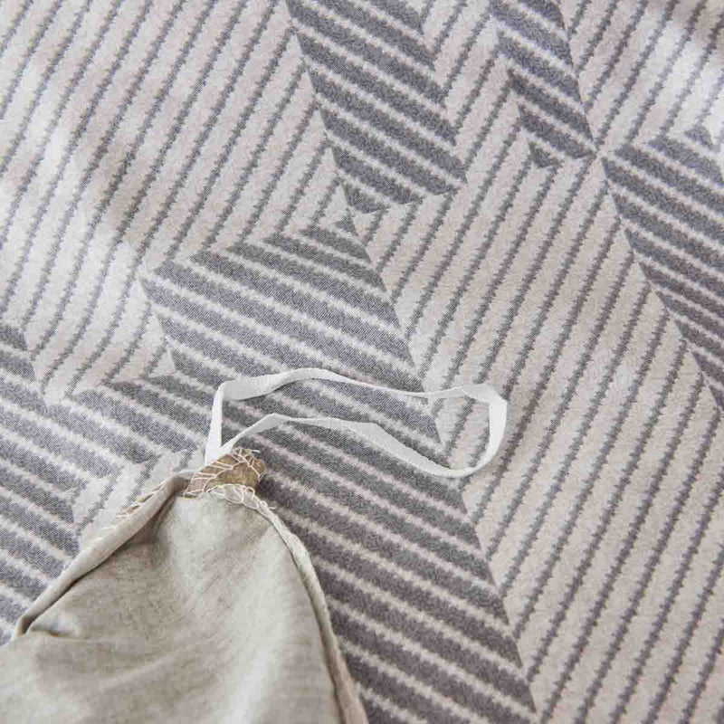 Castor Pattern Cotton Fitted Sheet Set