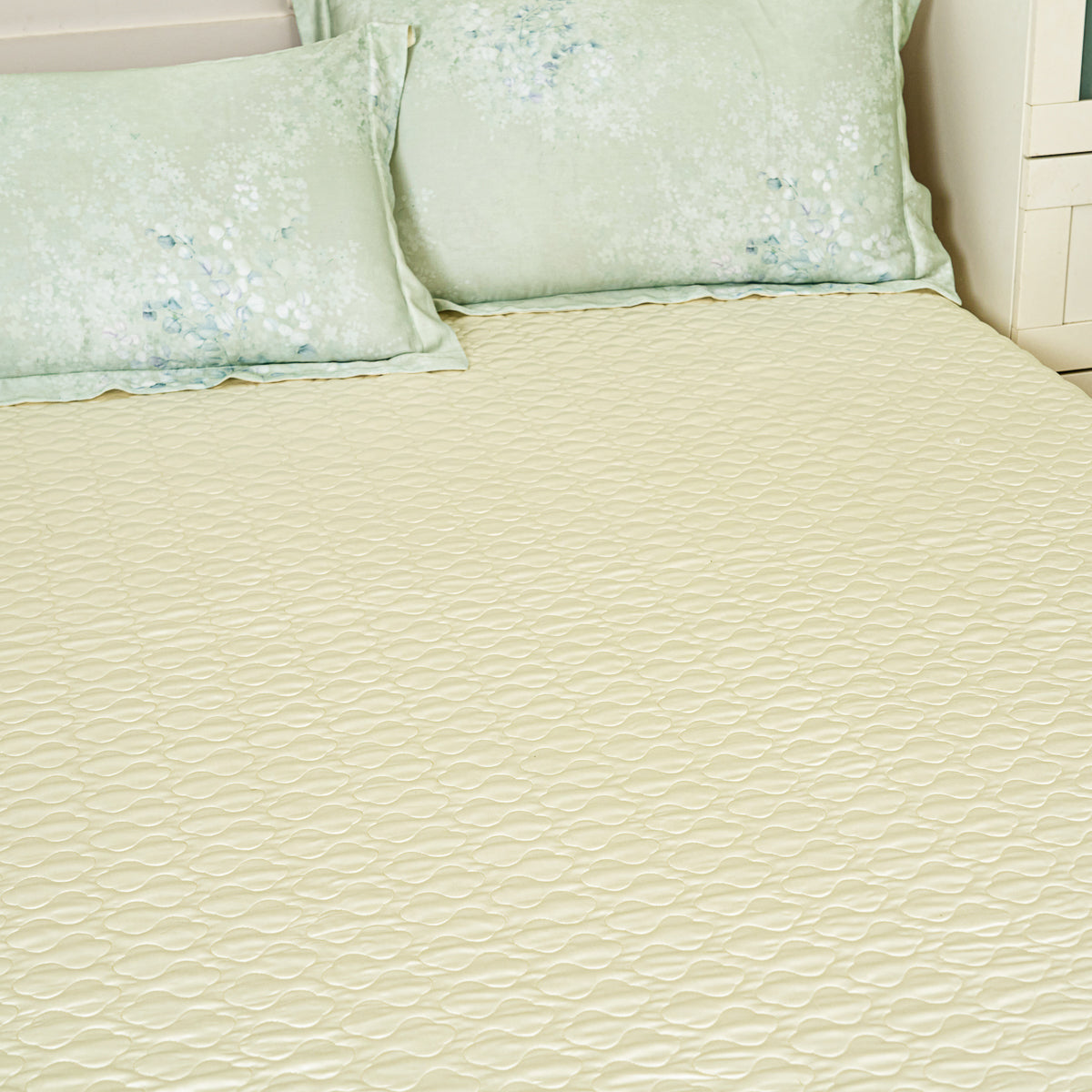 Orabe Floral TENCEL™ Lyocell Bedspread Sets