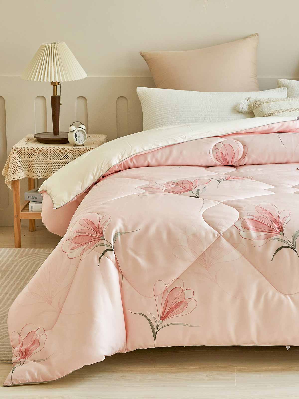 Lethia Floral TENCEL™ Lyocell All Season Comforter – Qbedding