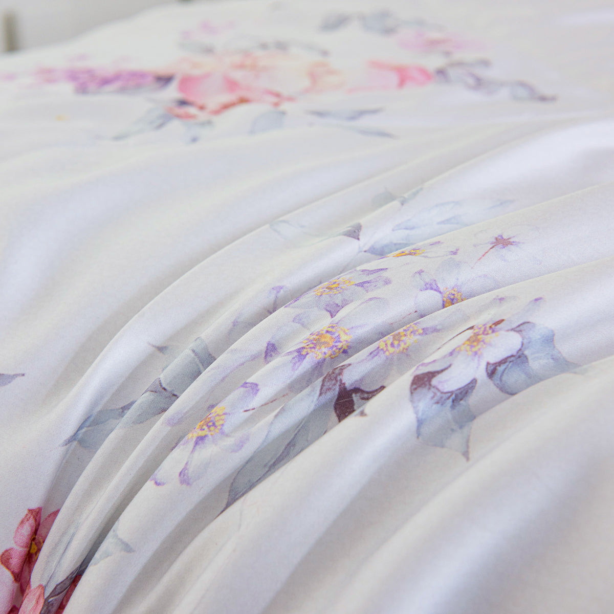 Noor Floral TENCEL™ Lyocell Lightweight Comforter