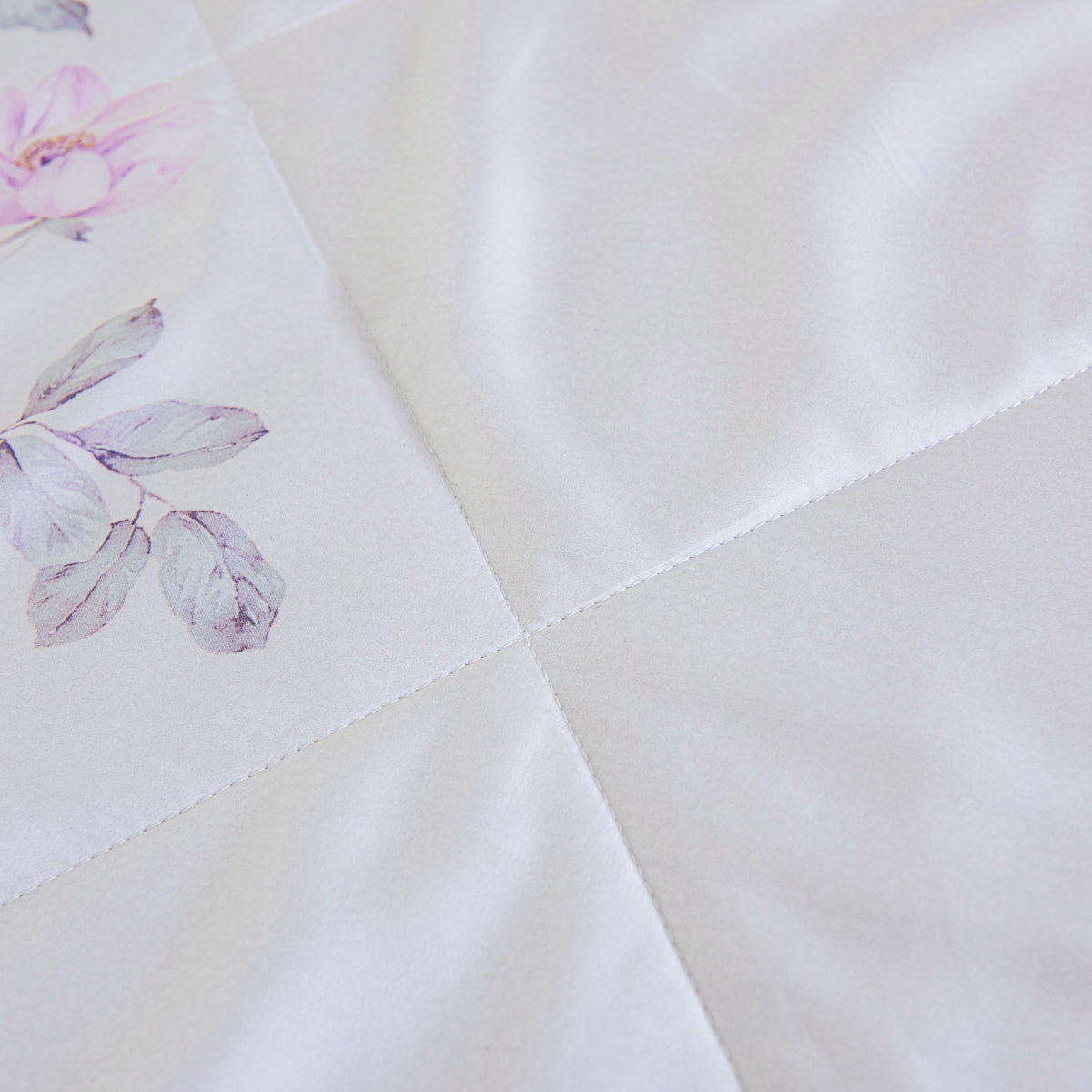 Noor Floral TENCEL™ Lyocell Lightweight Comforter