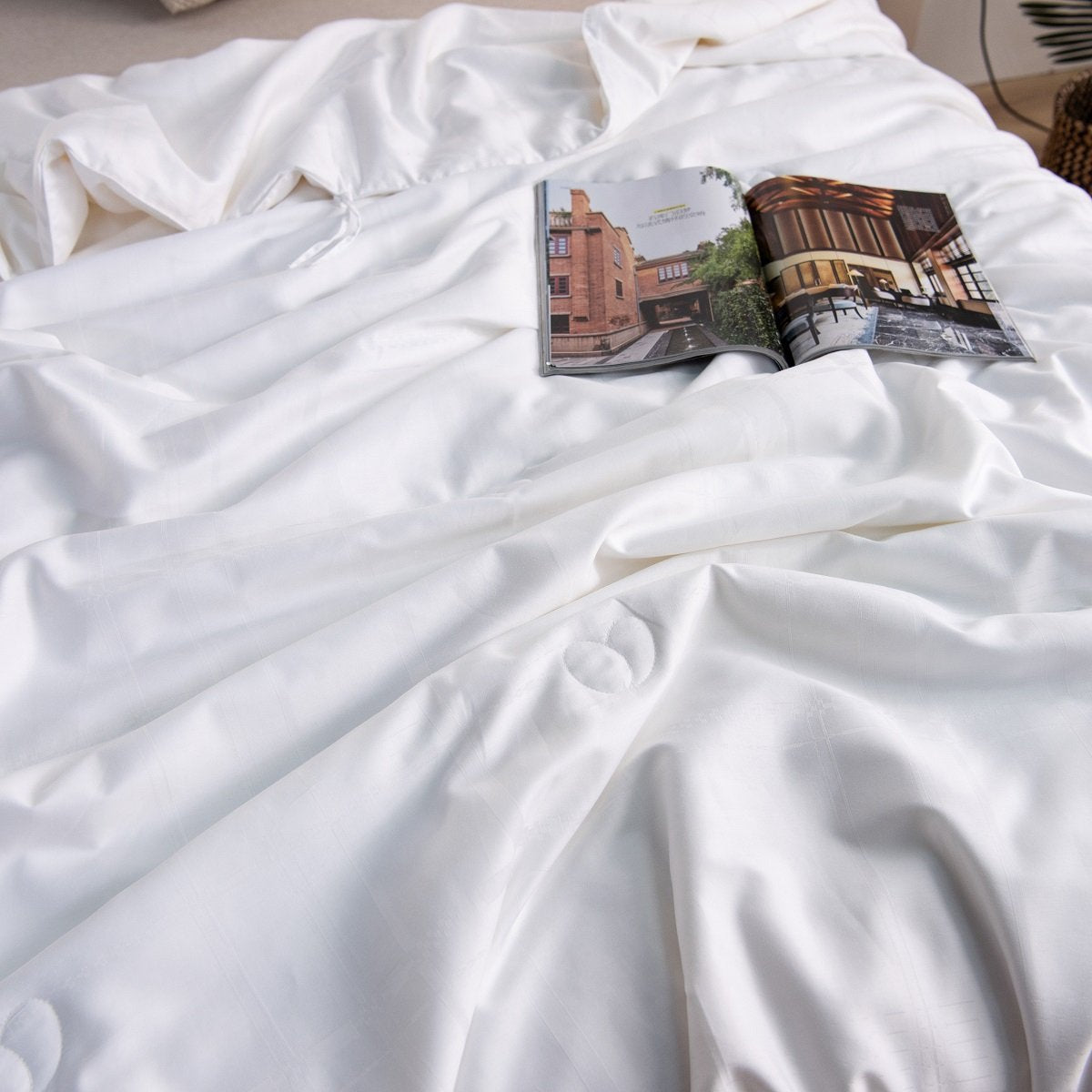 Solid White Light Silk Duvet Insert