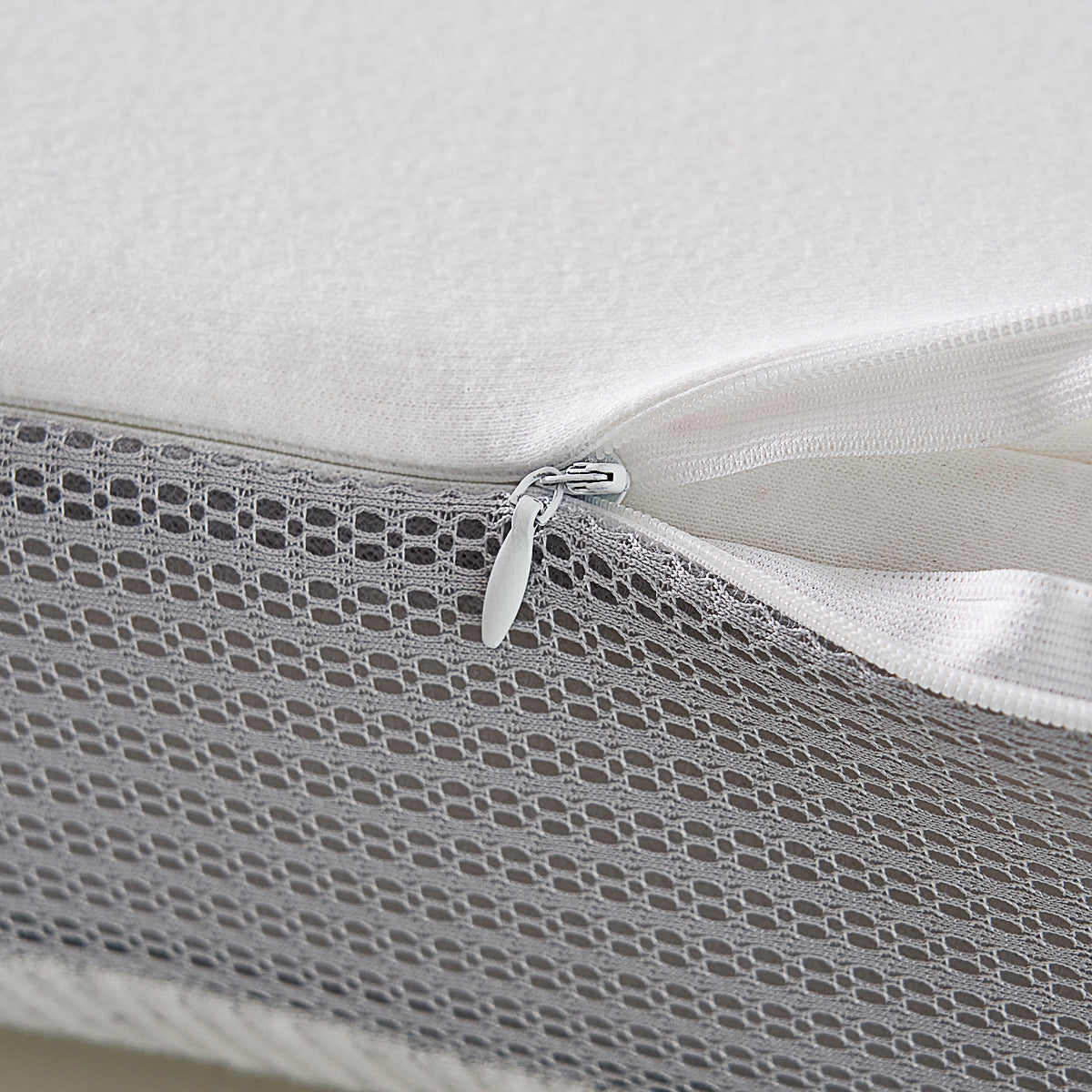 PiloMio® Seashell Pressure Relief Memory Foam Pillow