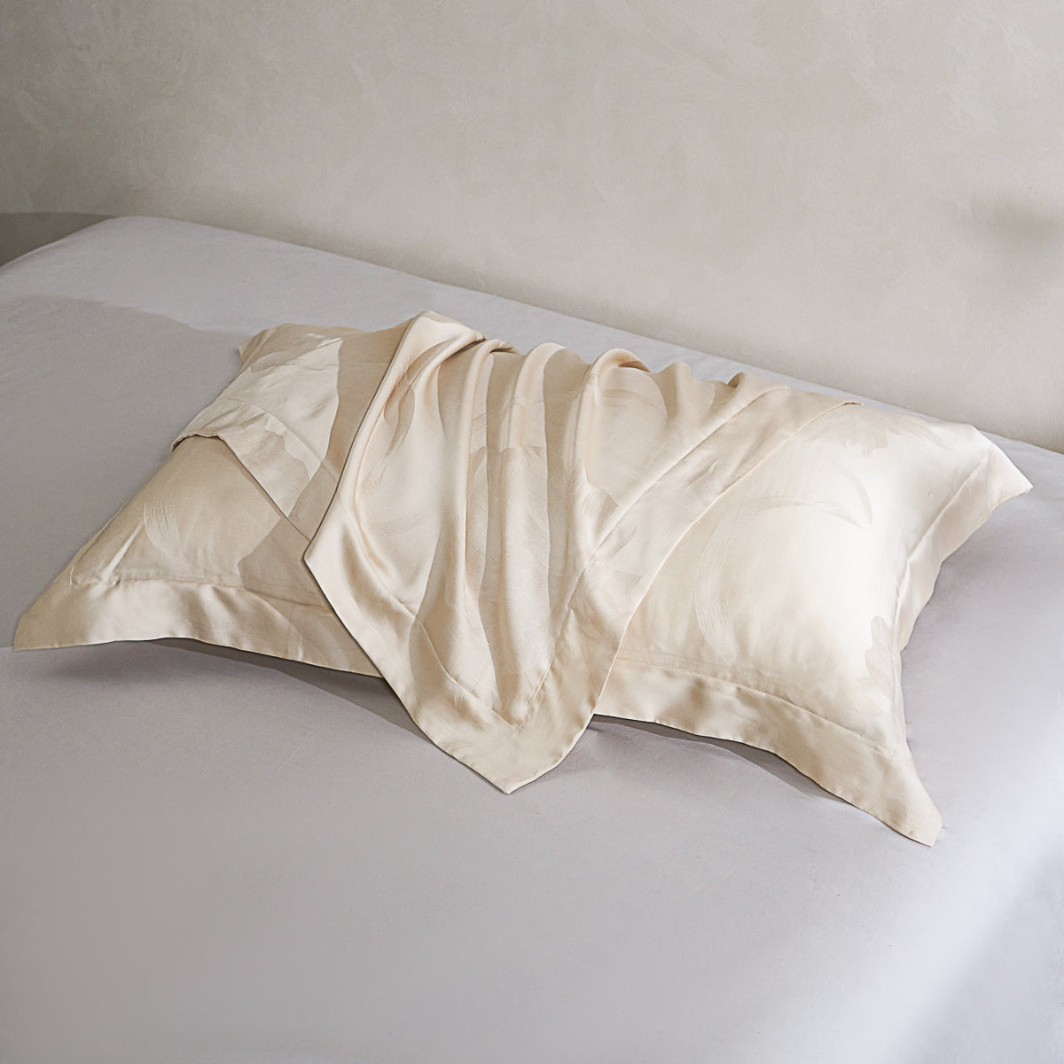 Phantom Gold Tencel™ Jacquard Pillow Sham x2P