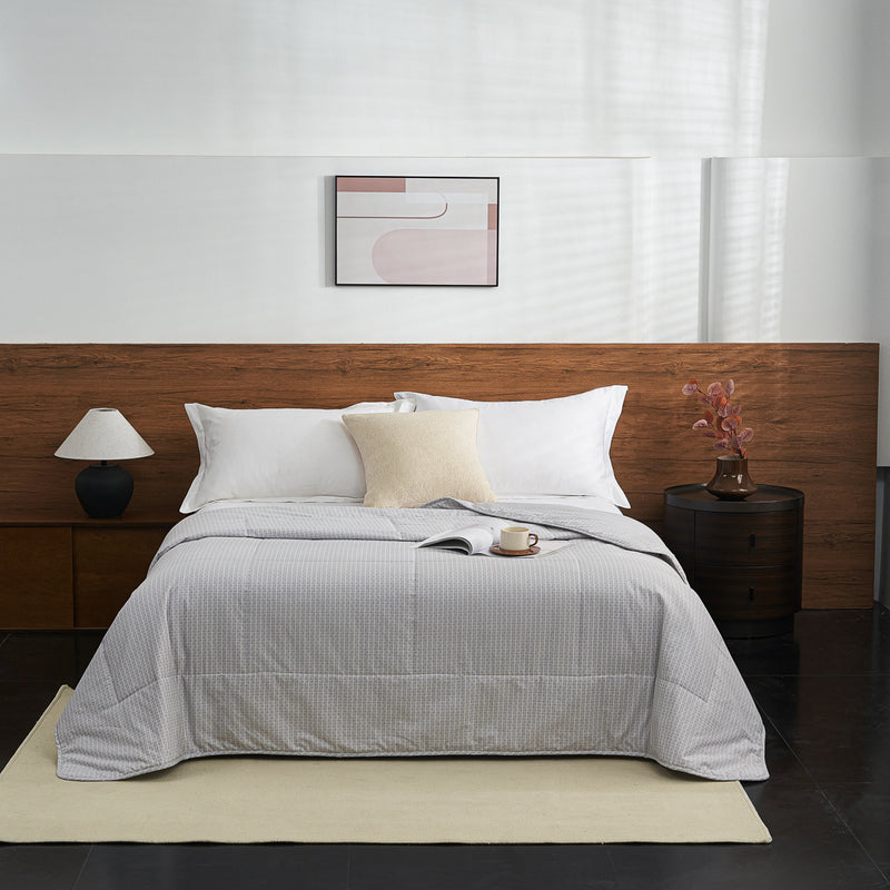 Eta  Mist White  Cotton Light Comforter