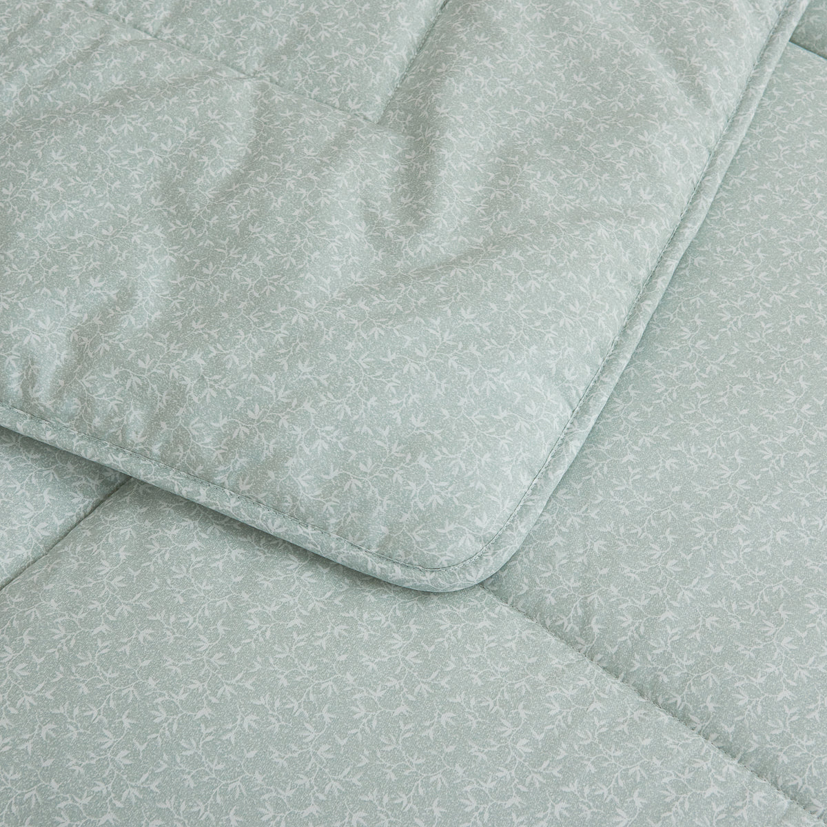 Iota Plum Green Cotton All Season Comforter