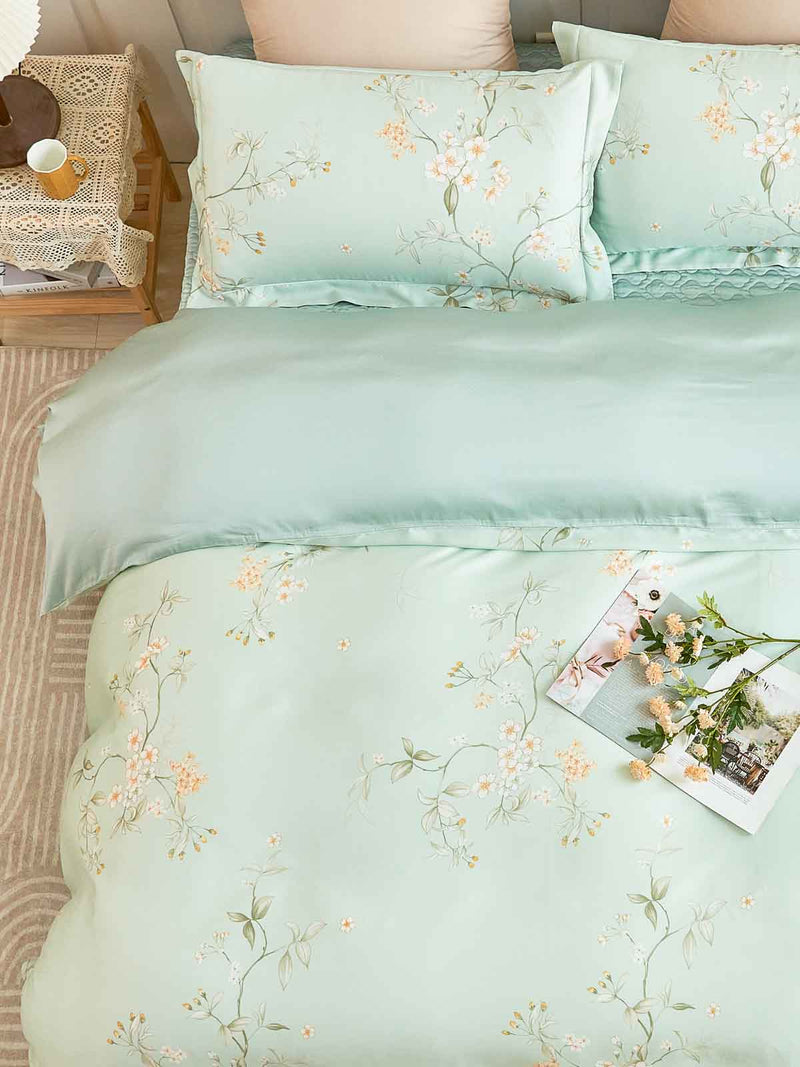 Laverna Floral TENCEL™ Lyocell Bedspread Set