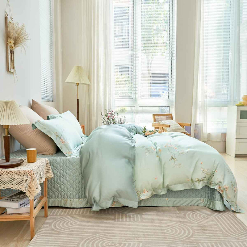 Laverna Floral TENCEL™ Lyocell Bedspread Set