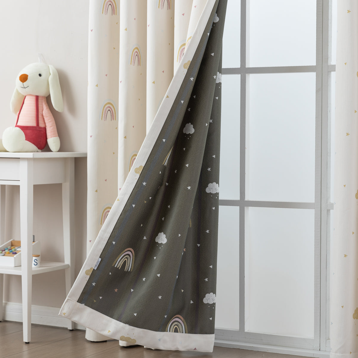 Leco Curtain
