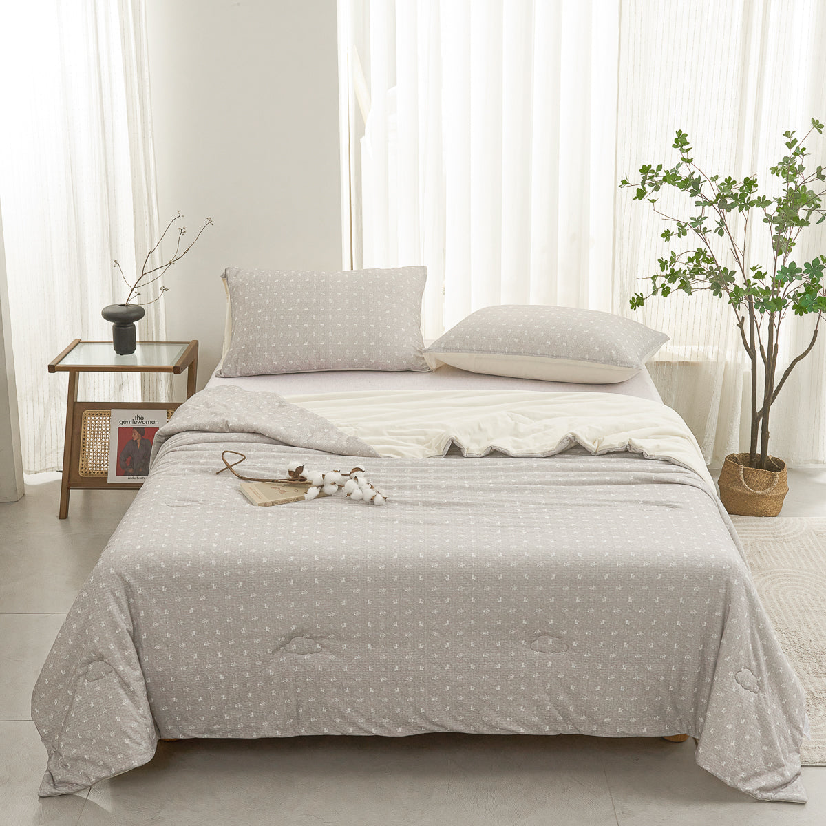 Lithe Horse Cotton Light Comforter
