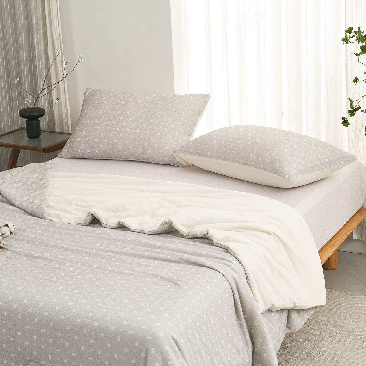 Lithe Horse Cotton Light Comforter