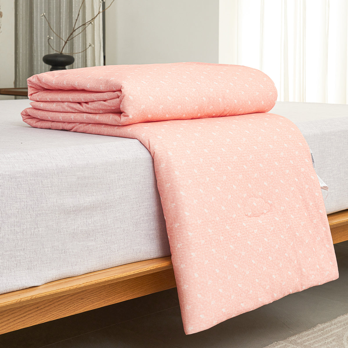 Lithe Vine Cotton Light Comforter