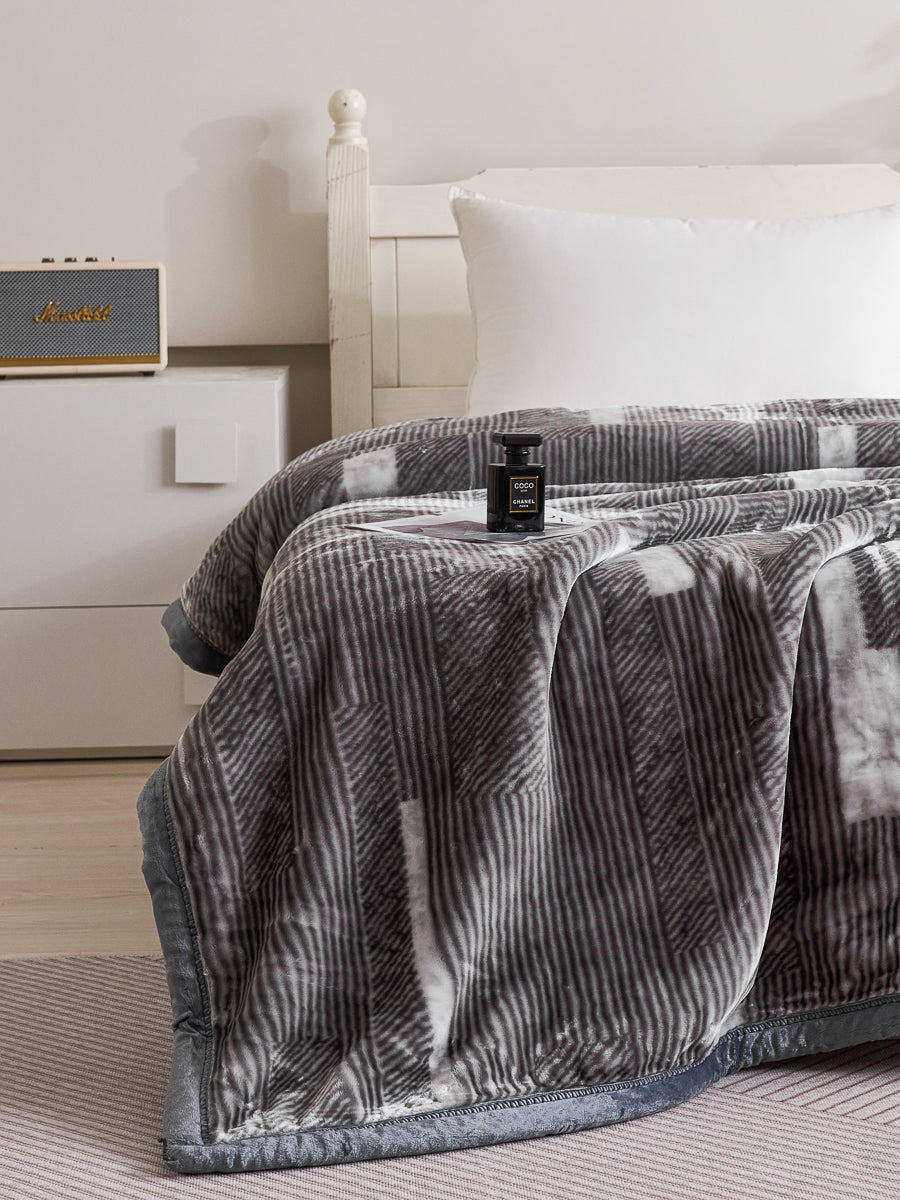 Logan Cloudy Blanket