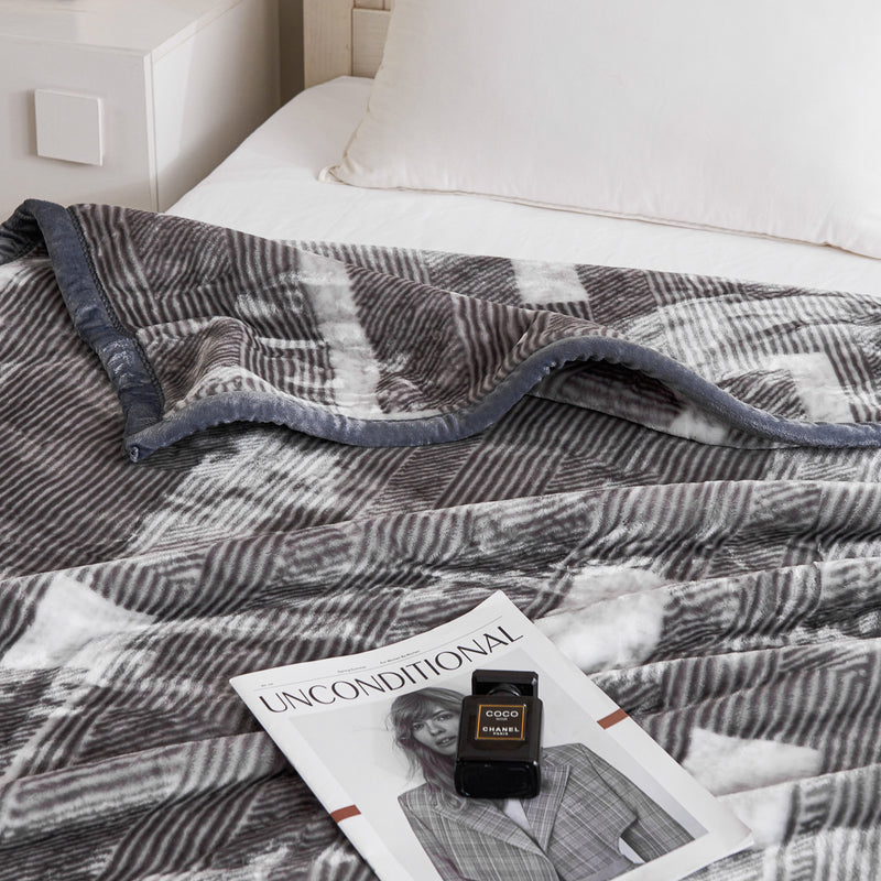 Logan Cloudy Blanket