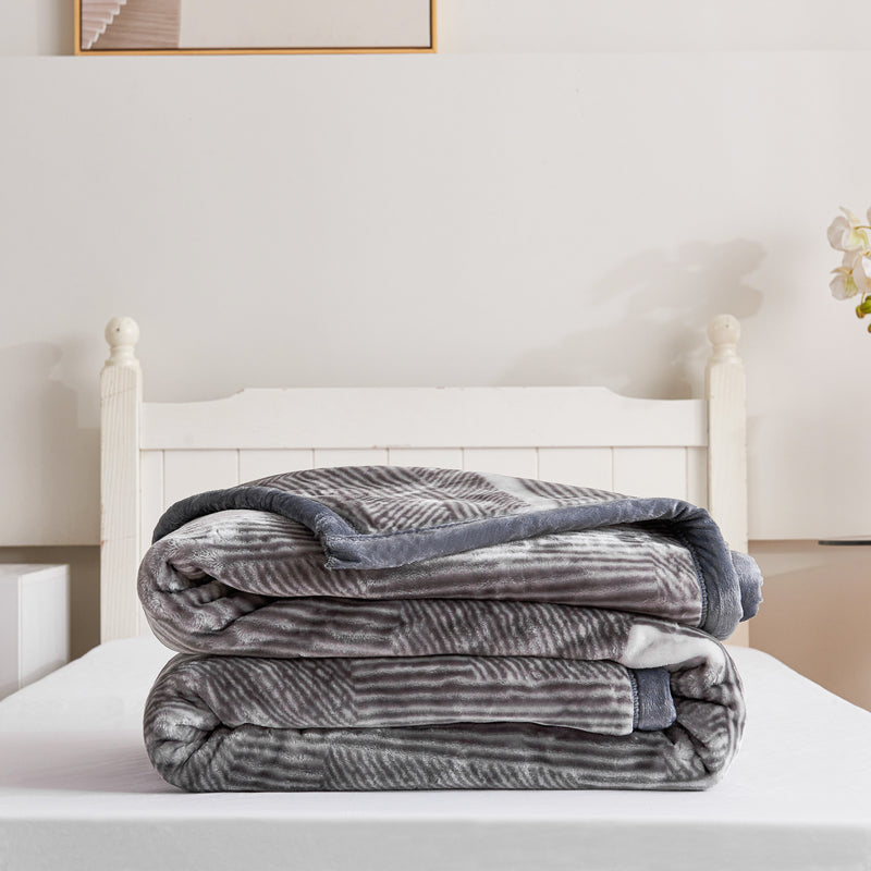 Logan Cloudy Blanket