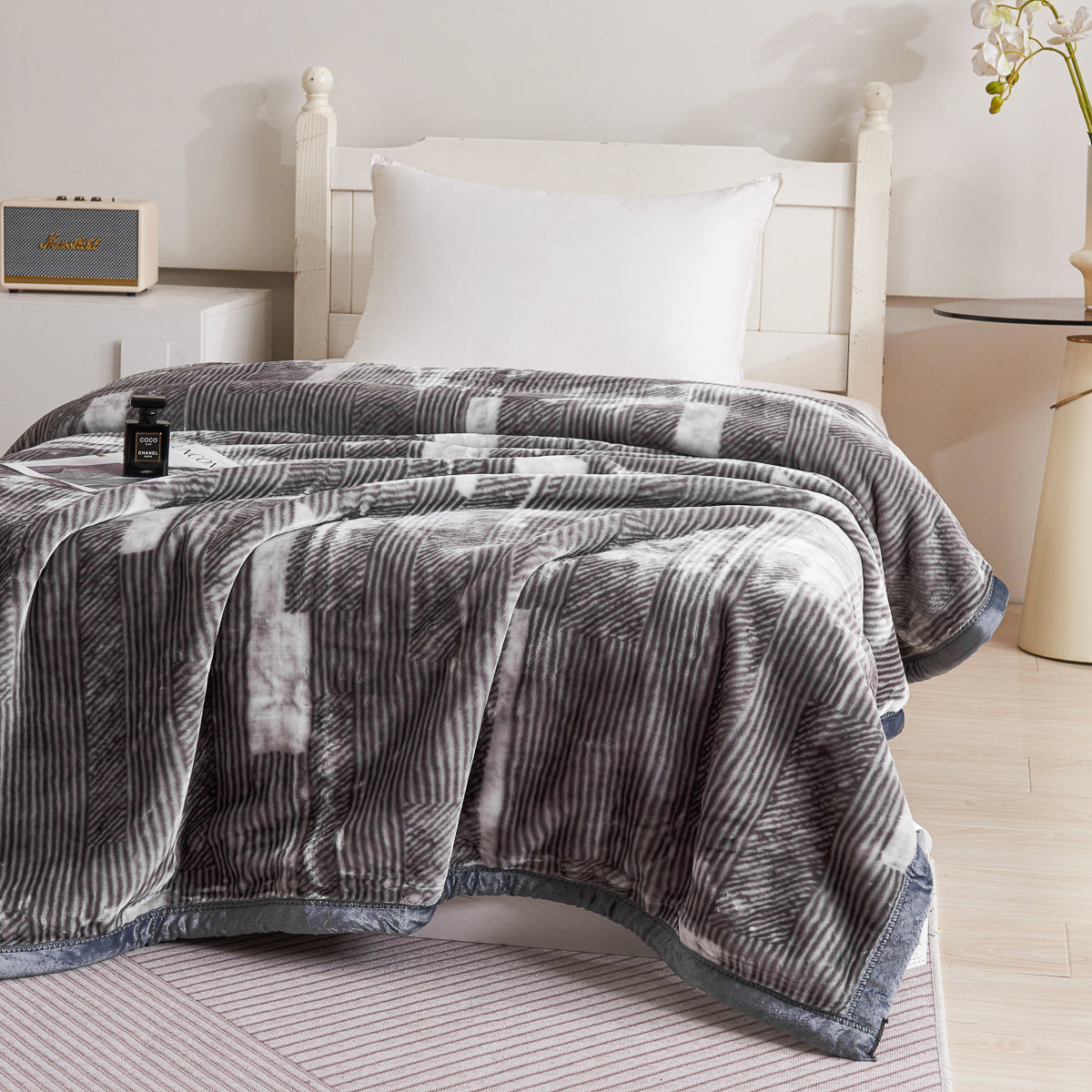 Logan Cloudy Blanket