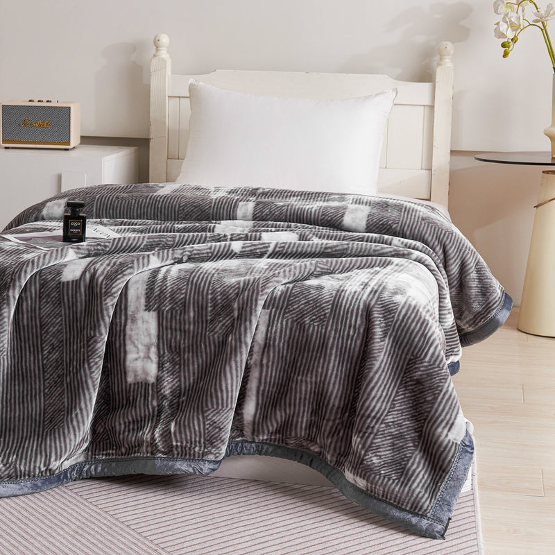 Logan Cloudy Blanket