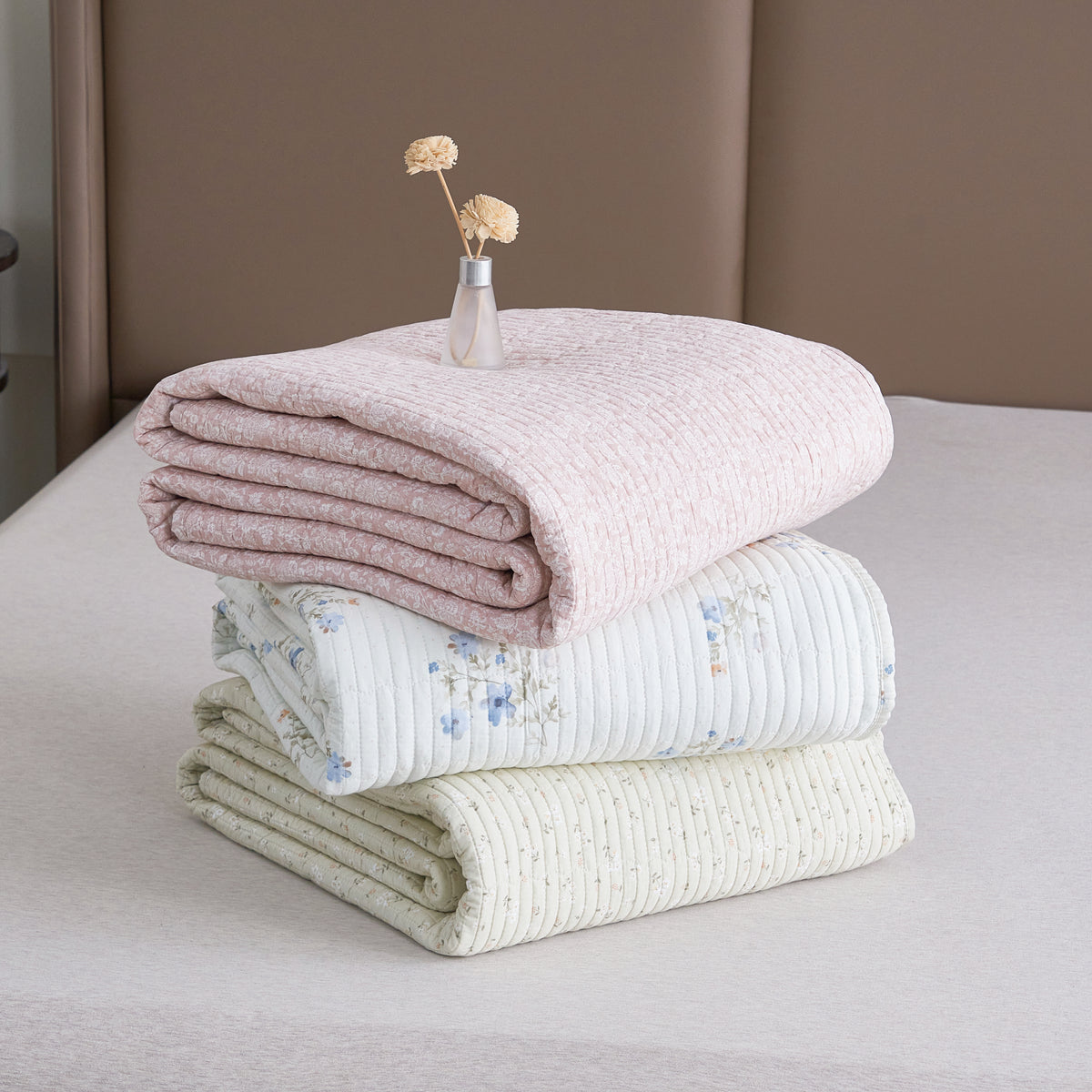 Mable Sylvcel Floral Quilt Set