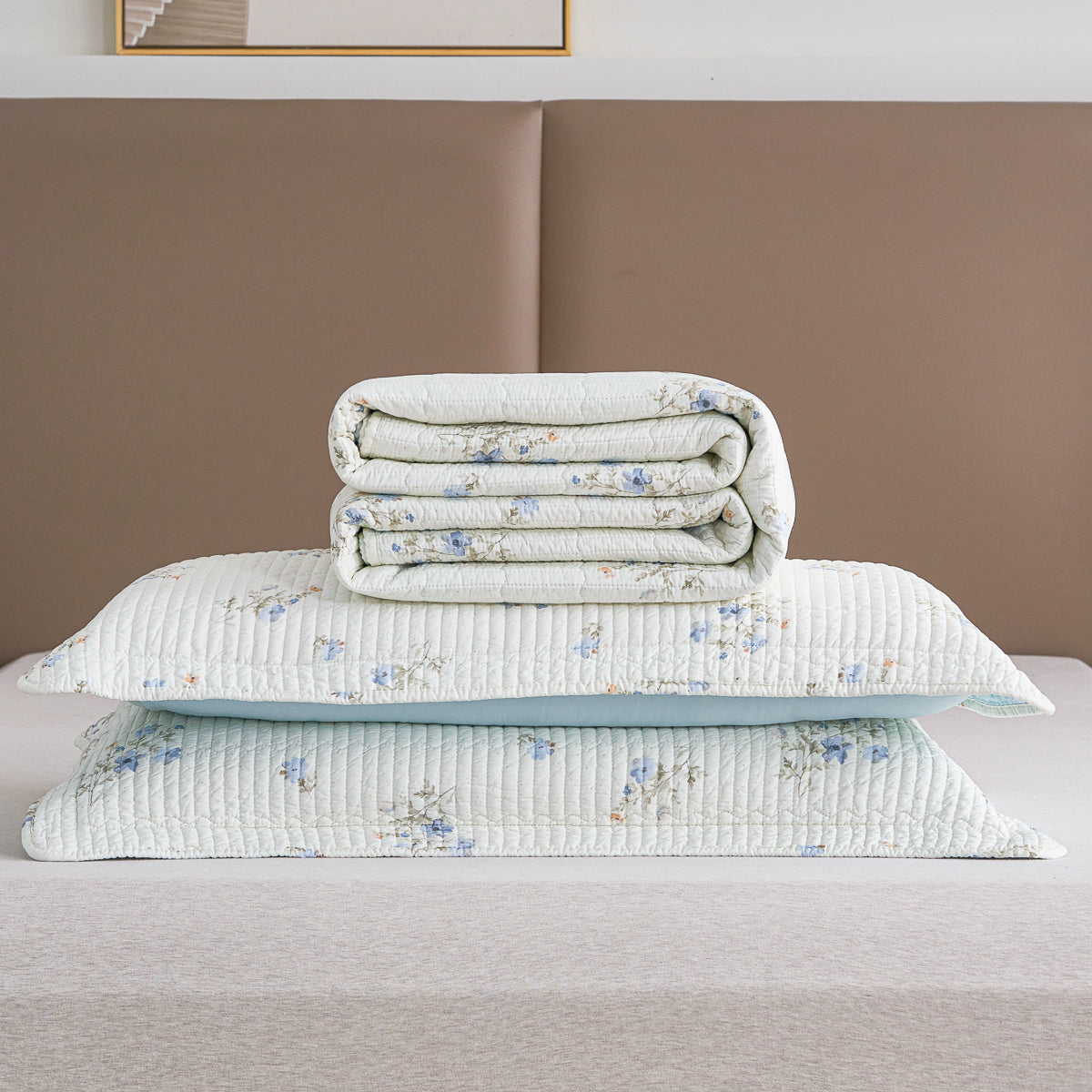Mable Sylvcel Floral Quilt Set