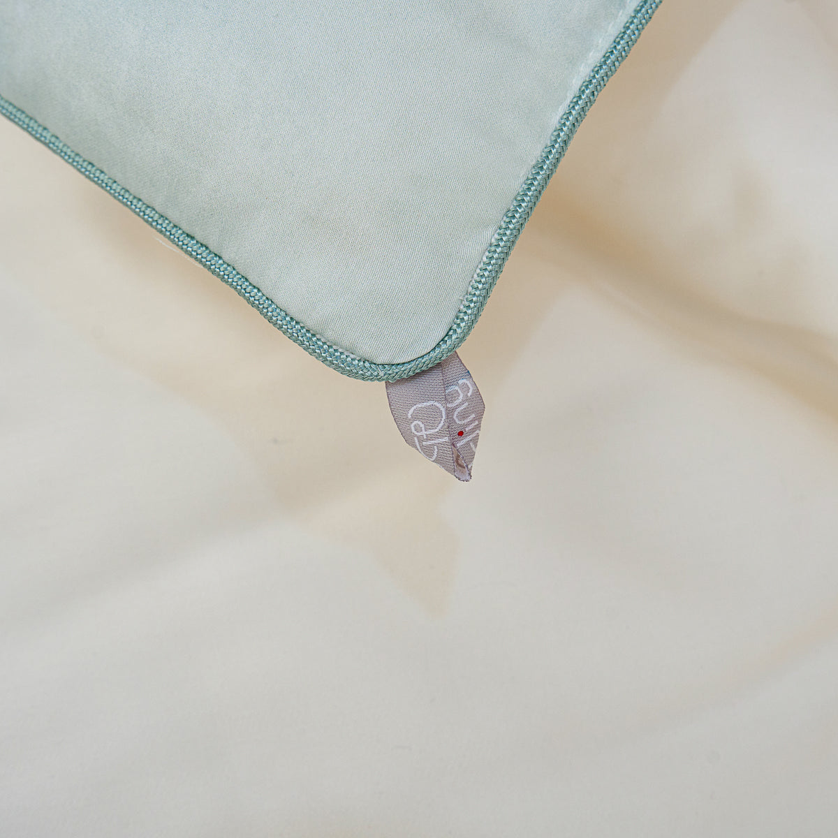 Orabe Floral TENCEL™ Lyocell All Season Comforter