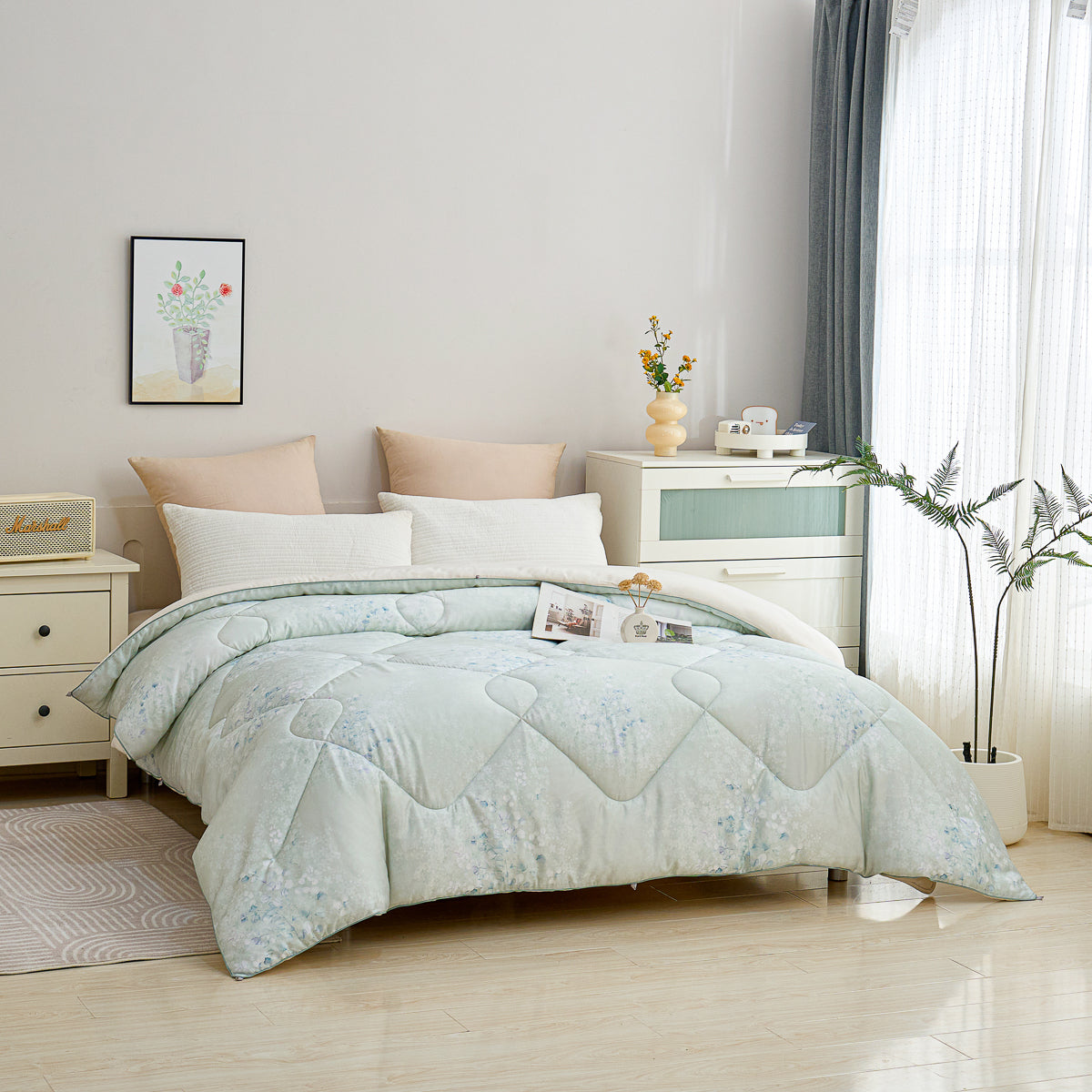 Orabe Floral TENCEL™ Lyocell All Season Comforter