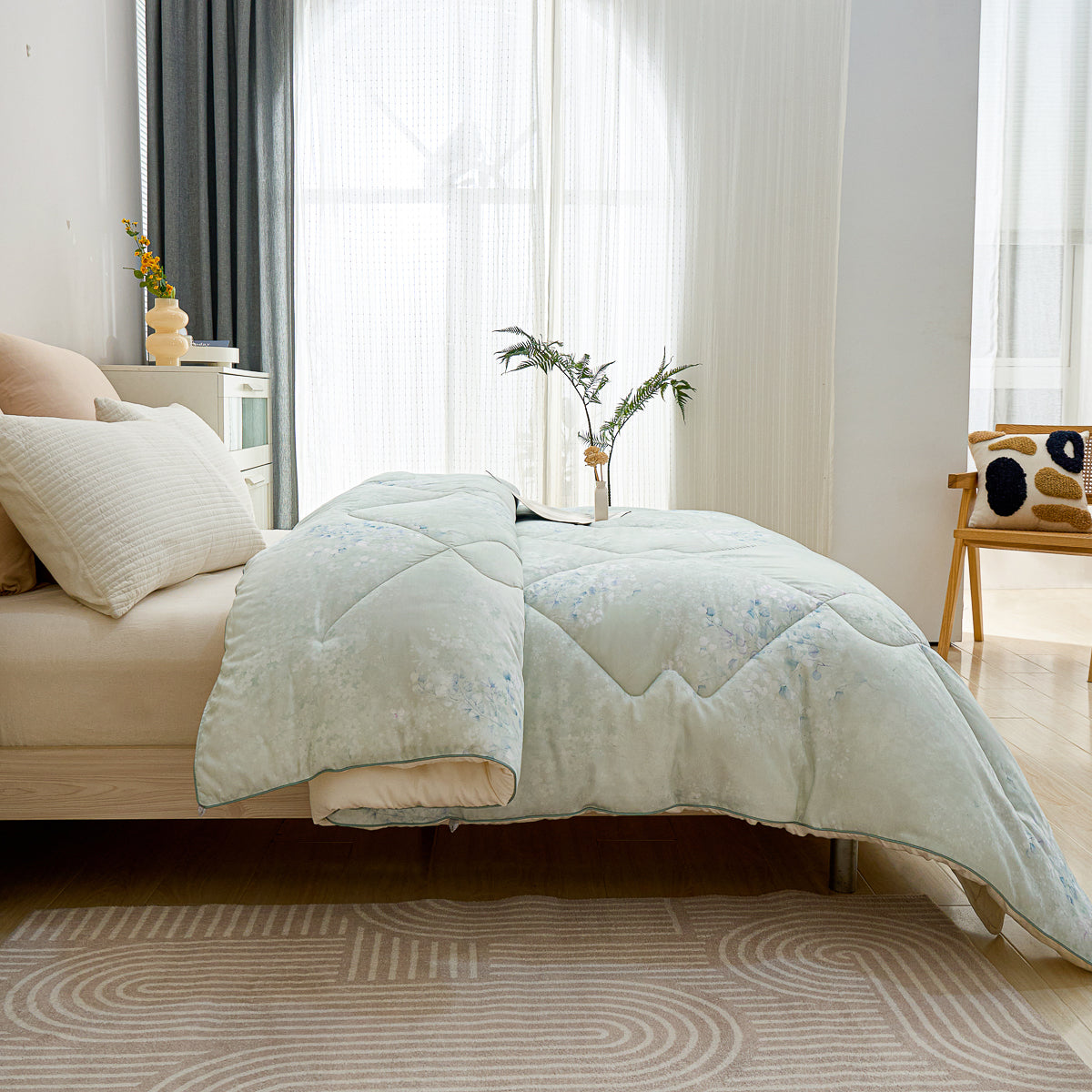 Orabe Floral TENCEL™ Lyocell All Season Comforter