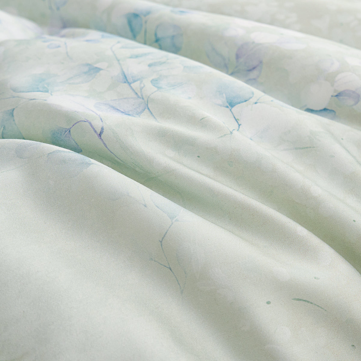 Orabe Floral TENCEL™ Lyocell All Season Comforter