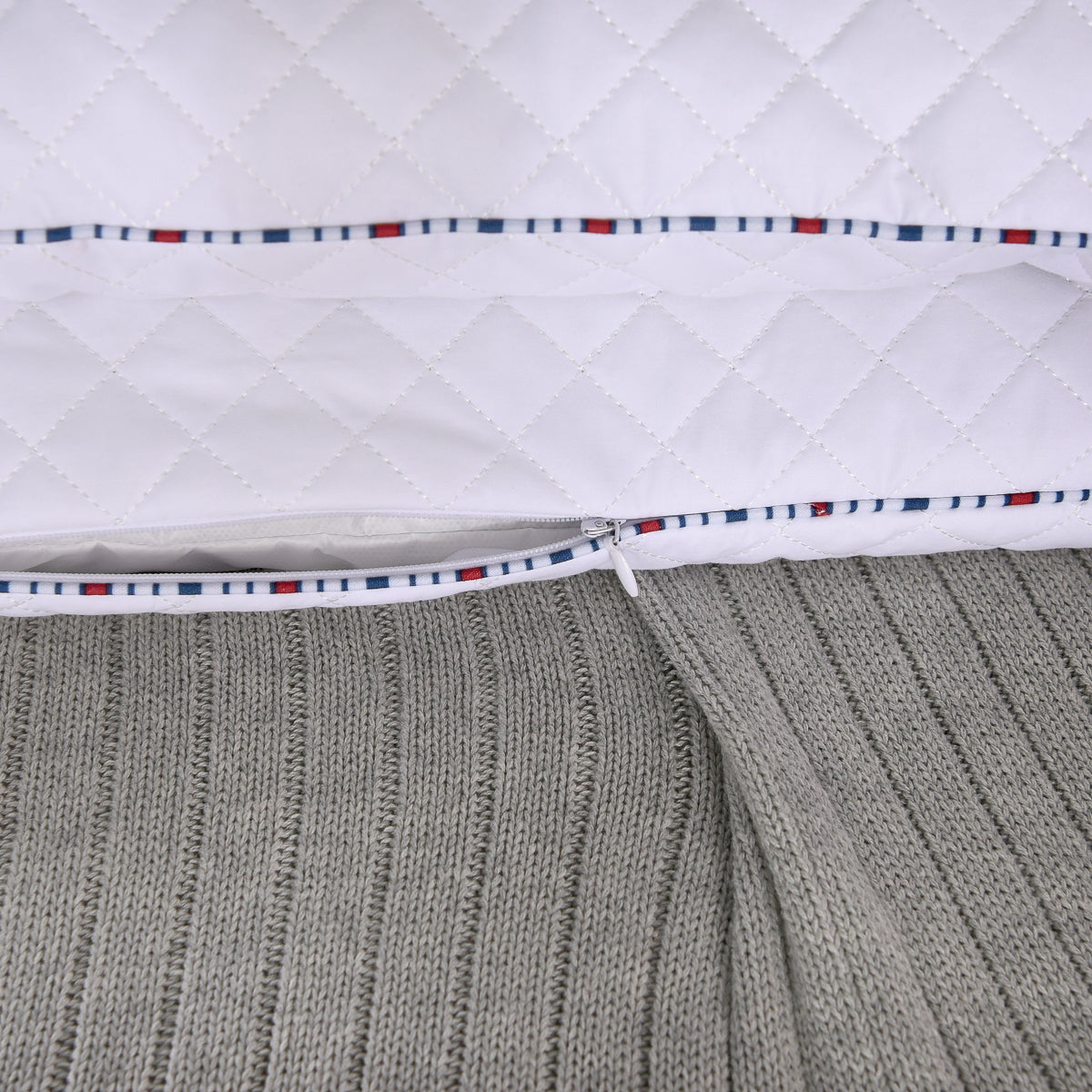 PiloMio® Buckwheat Hull Medium Adjustable Pillow