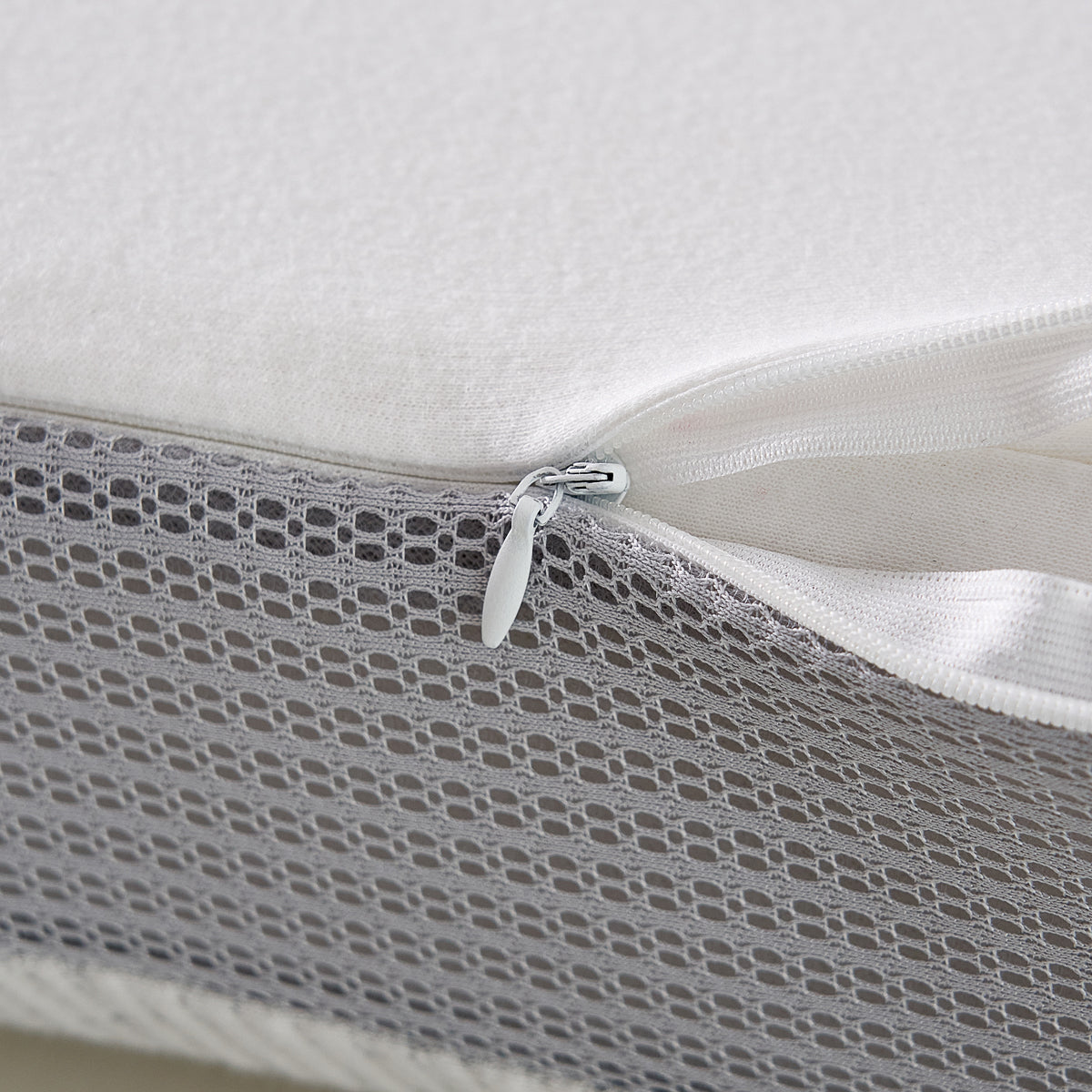 PiloMio® Streamline Pressure Relief Memory Foam Pillow