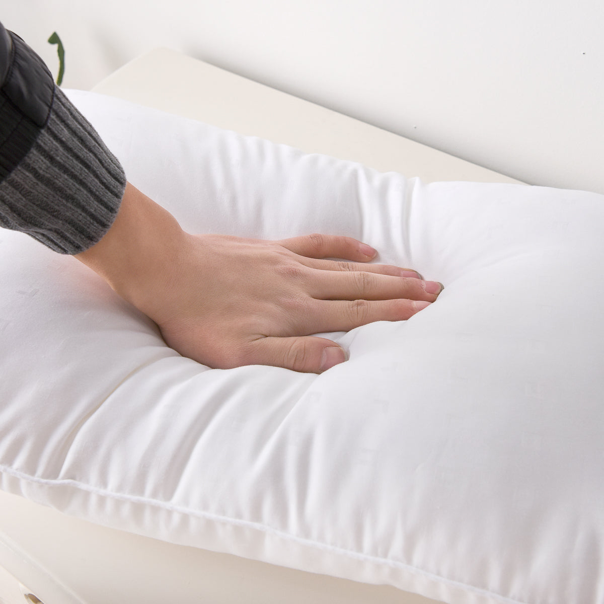 PiloMio® Ultra-Soft Microfiber Medium Pillow