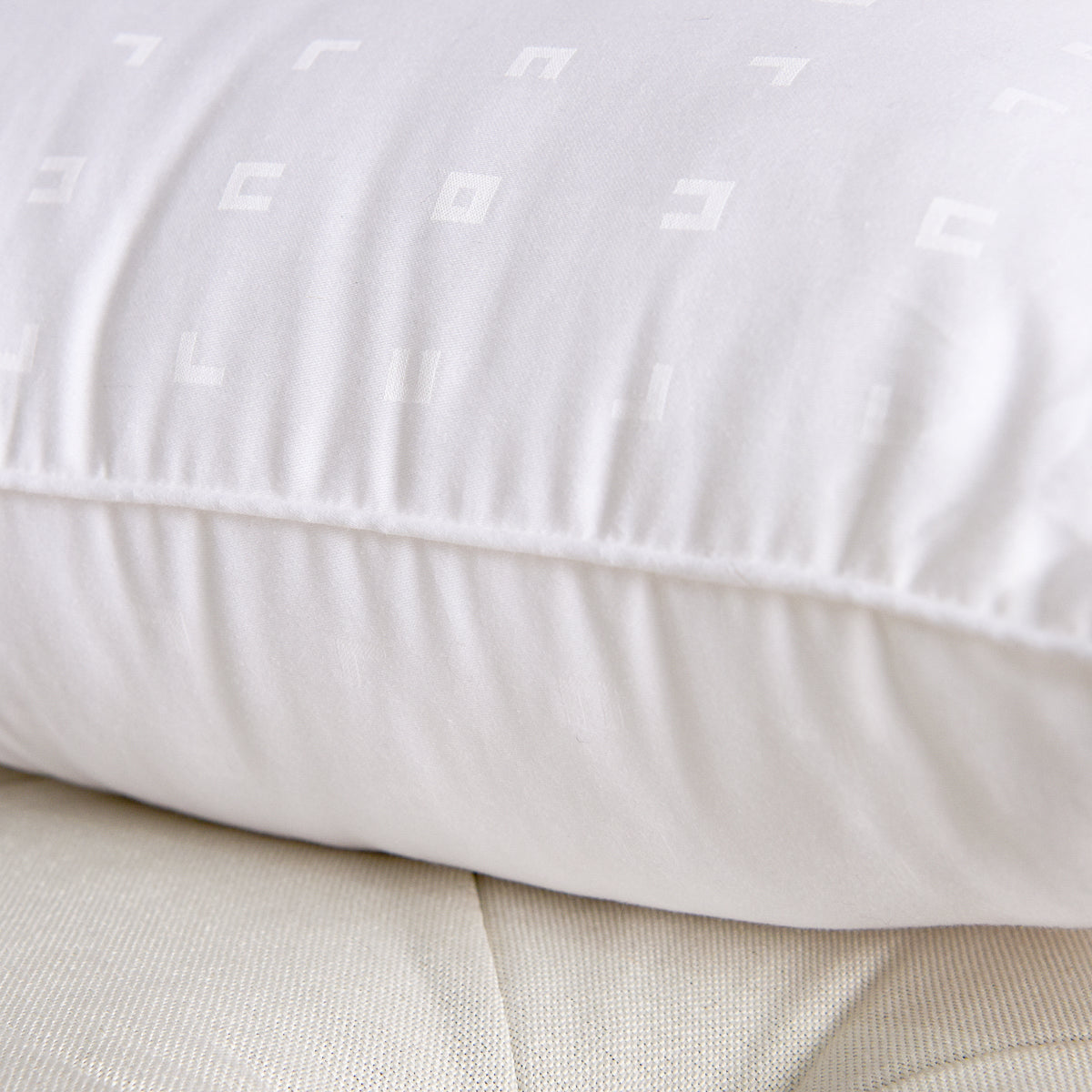 PiloMio® Ultra-Soft Microfiber Medium Pillow