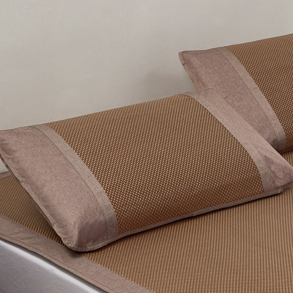 Plaid Bing Si Rattan Pillow Sham (Tan Brown)