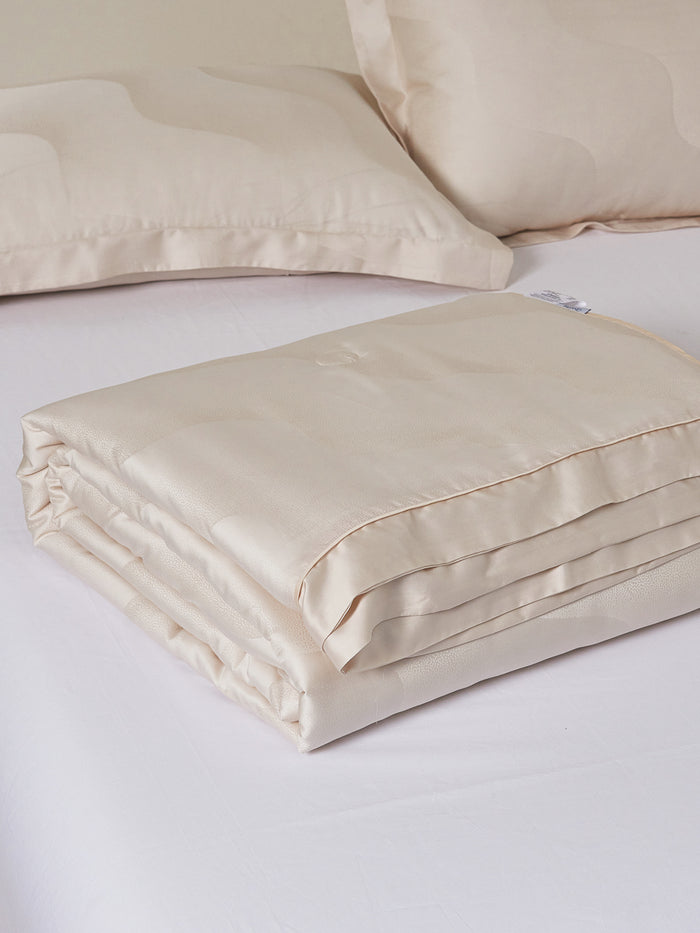 Ripple White TENCEL™ Jacquard Light Comforter