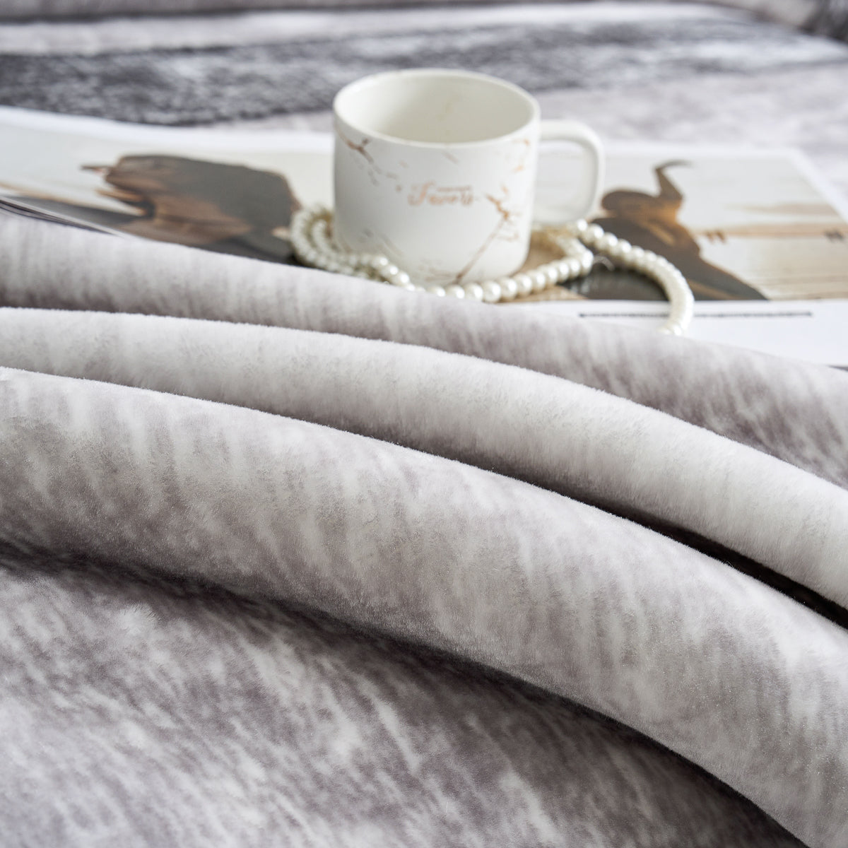 Simon Pattern Raschel Velvet Winter Blanket