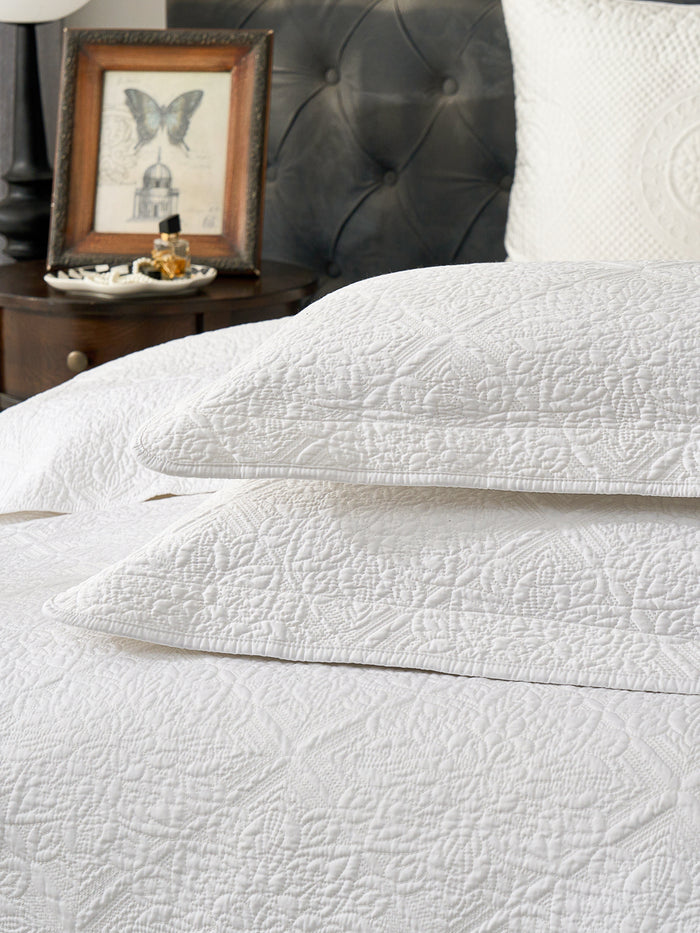Snowflake White Premium Cotton Coverlet Set