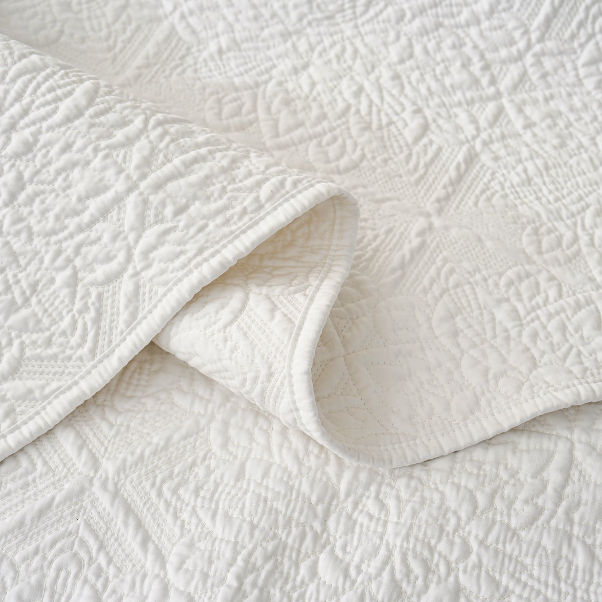 Snowflake White Premium Cotton Coverlet Set