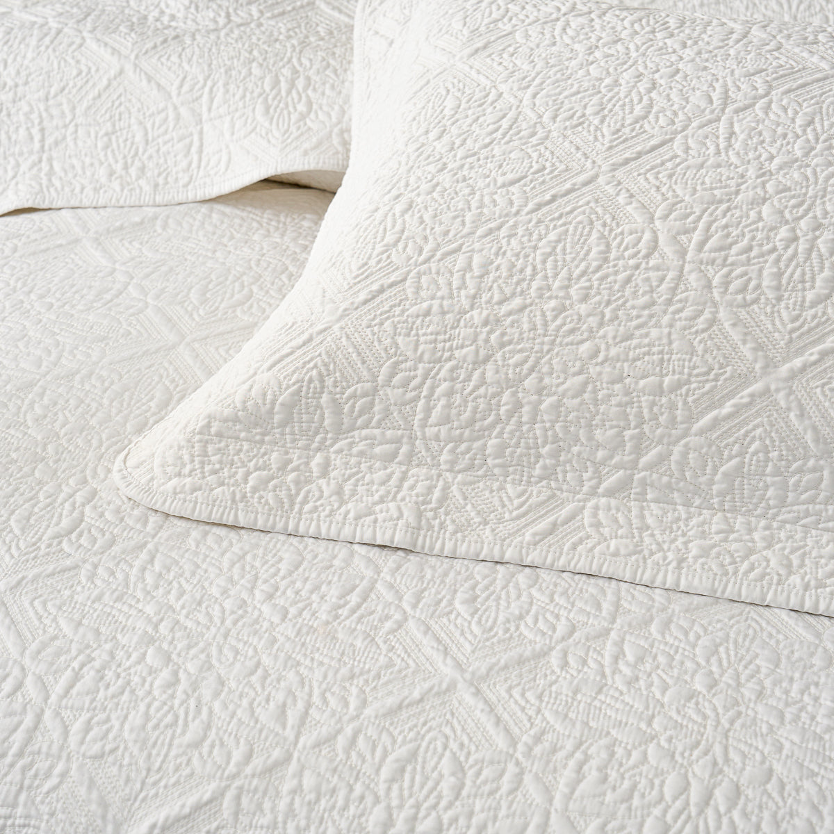 Snowflake White Premium Cotton Coverlet Set