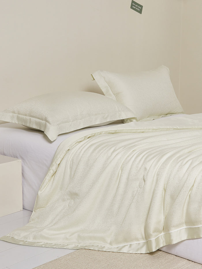 Spring Green TENCEL™ Jacquard Light Comforter