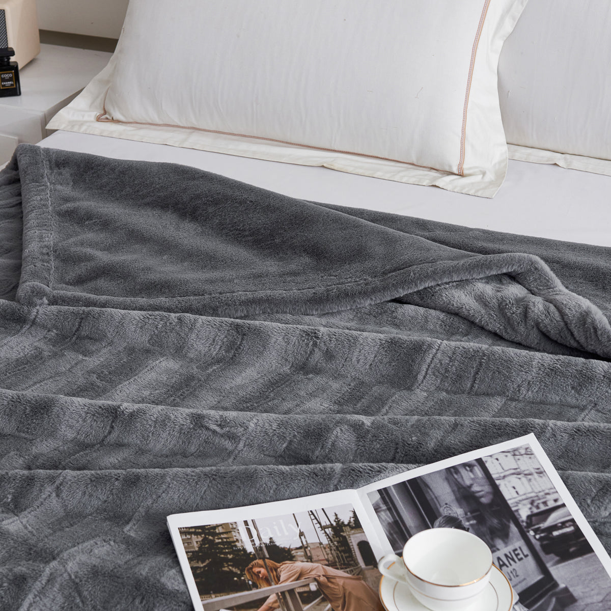 Stan Luxe Faux Fur Winter Blanket