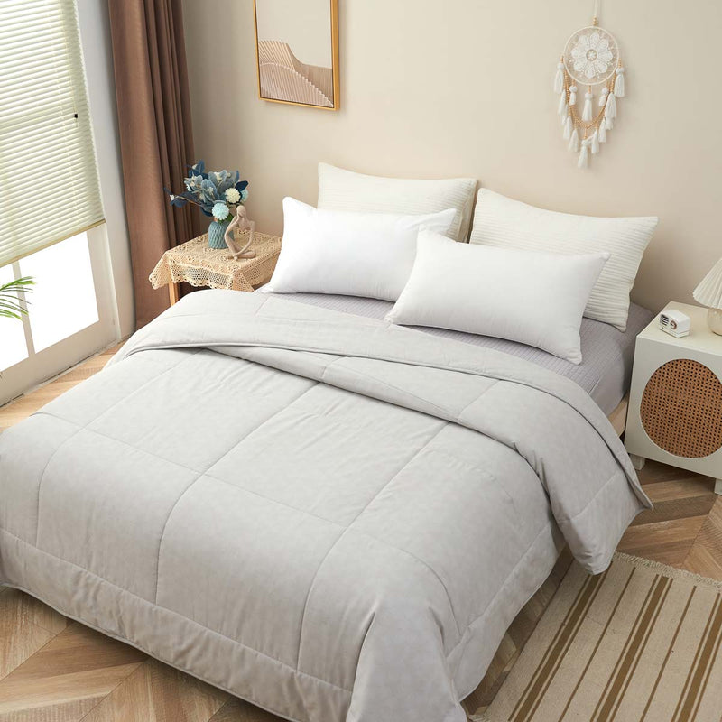 Upsilon Smoky Gray Pattern Cotton Light Comforter