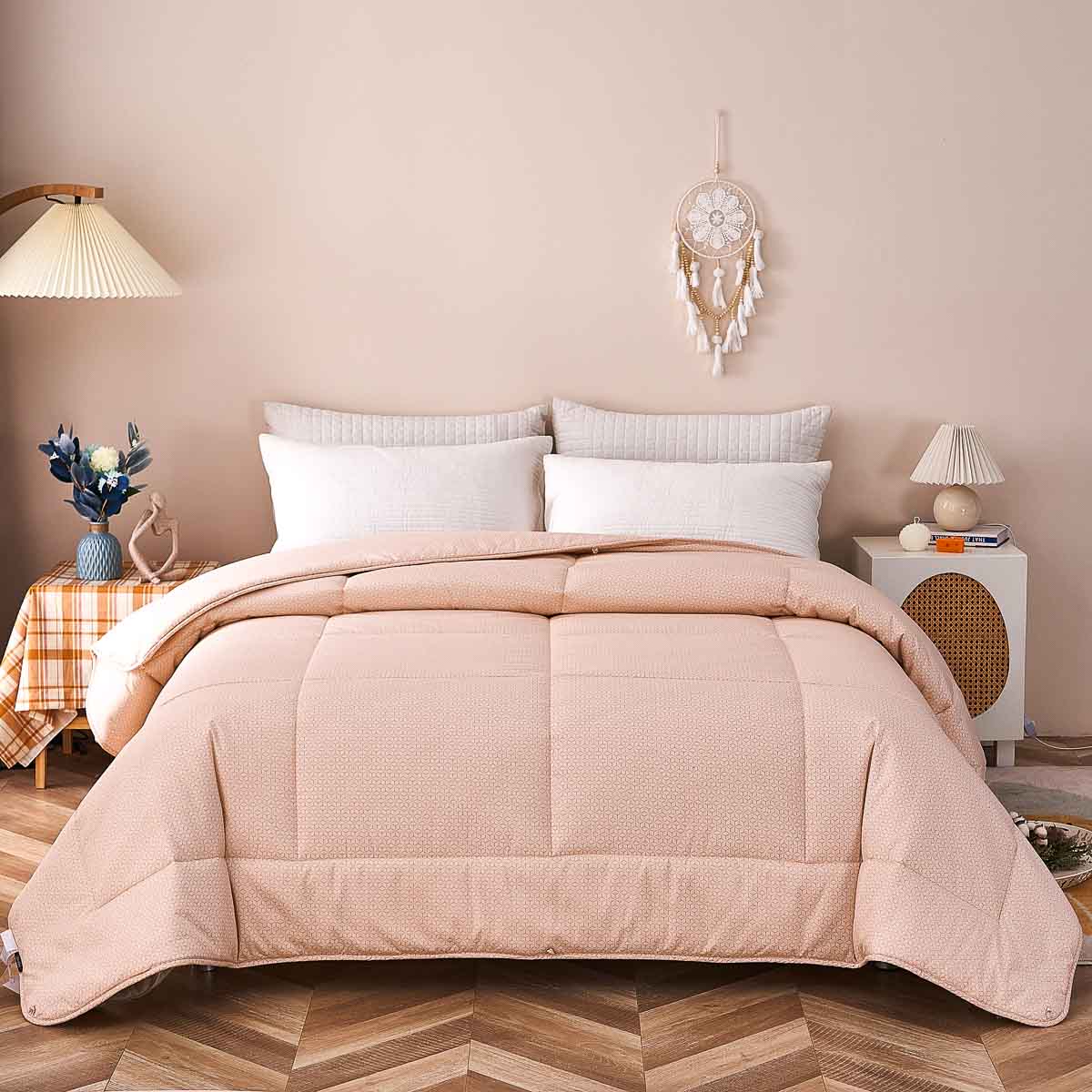 Zeta-Cream Pink Pattern Cotton All Season Comforter