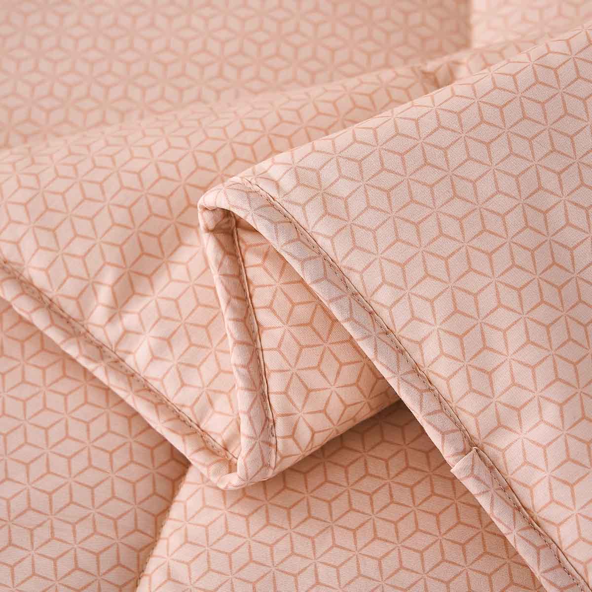 Zeta-Cream Pink Pattern Cotton All Season Comforter