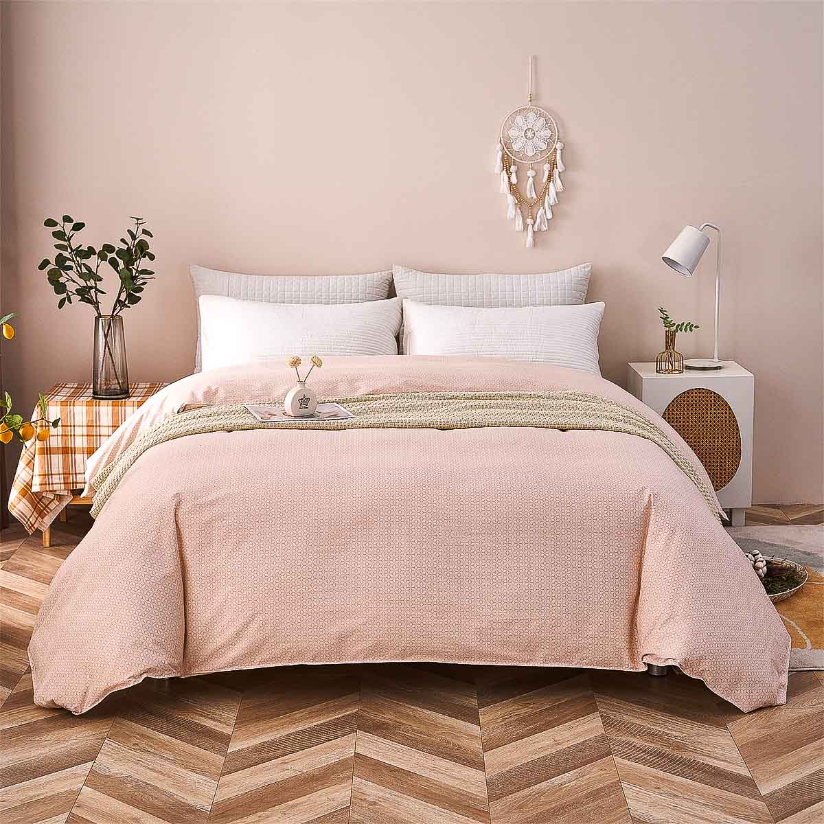 Pink cot 2025 quilt cover